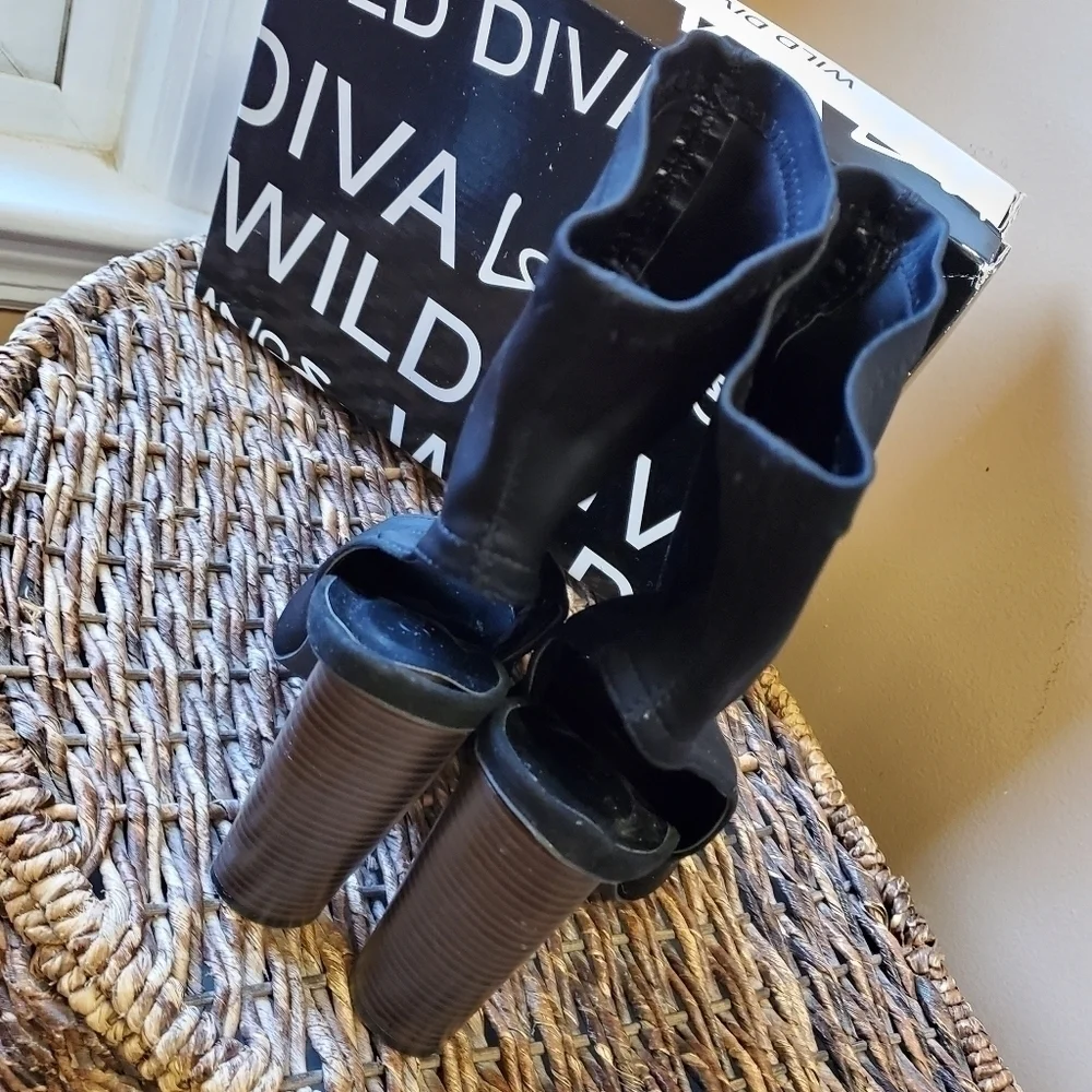Wild Diva black lycra peep toe heels - 7